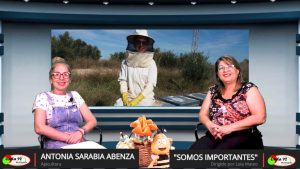La torreña Antonia Sarabia se siente afortunada de haber podido dedicarse profesionalmente a la apicultura